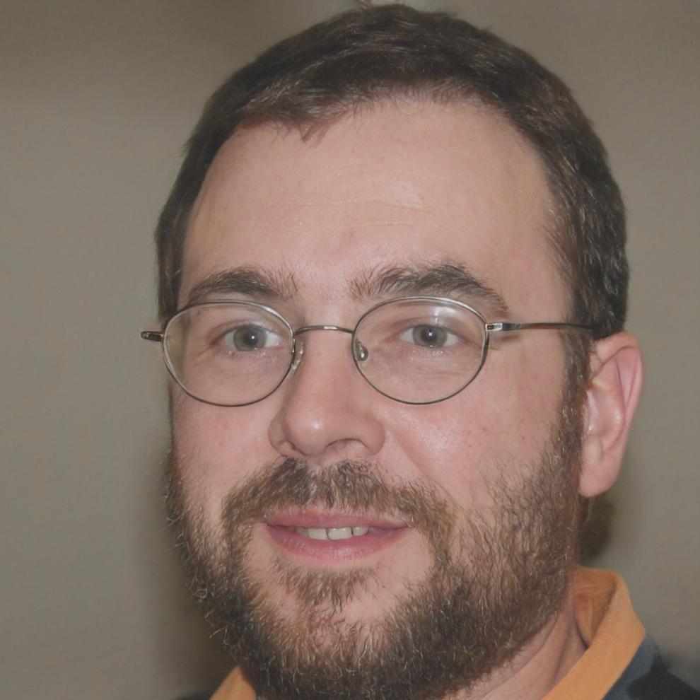 Miguel Rodríguez, Consultor Financiero